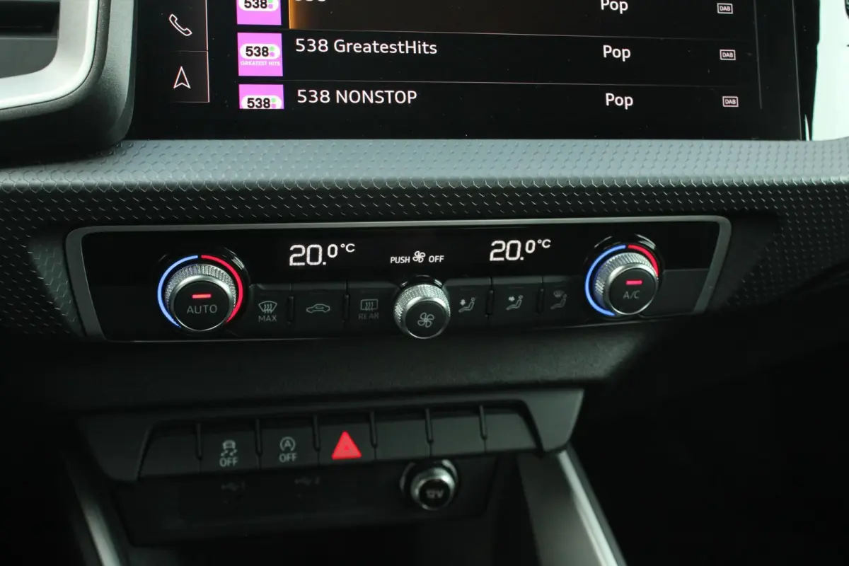 30 TFSI 110pk S-Tronic Advanced edition | Climatronic 2-zones | Cruise Control | Virtual Cockpit | Hill Hold assist | 17" Velgen | Verwarmbare Spiegels