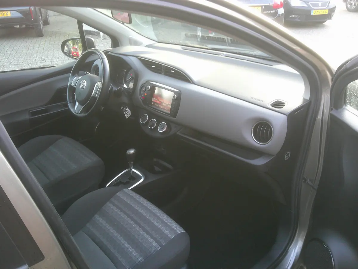 1.3 VVT-i Aspiration Automaat