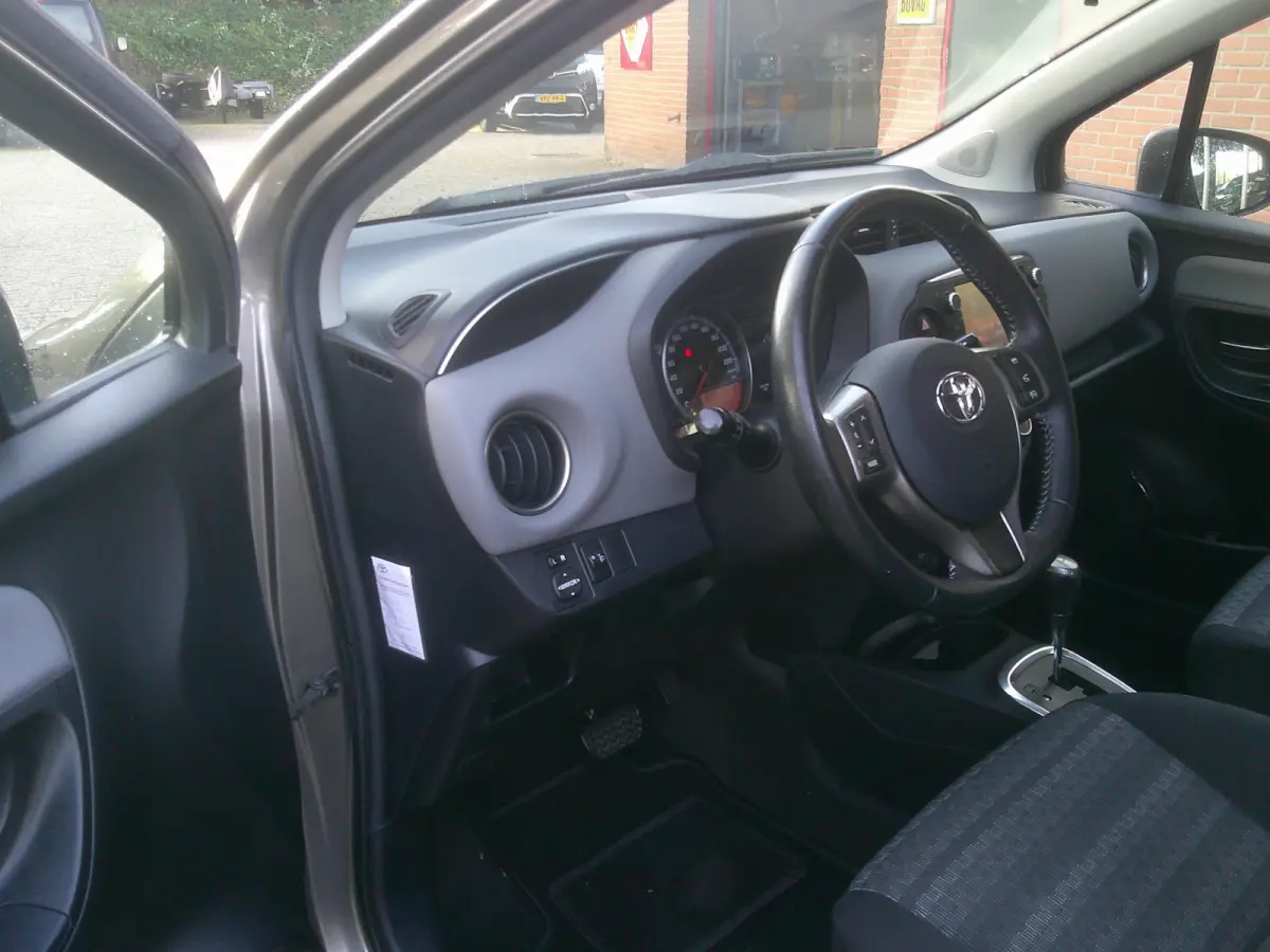 1.3 VVT-i Aspiration Automaat