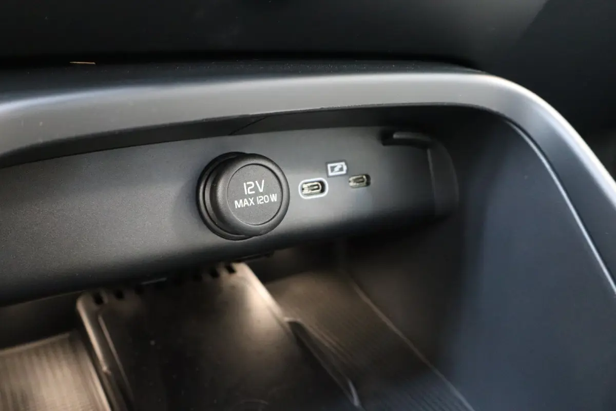 Ultra Europa | 19" 5-spaaks glossy black/diamond cut | Activering Achterklep/-deksel automatisch | Adaptive Cruise control