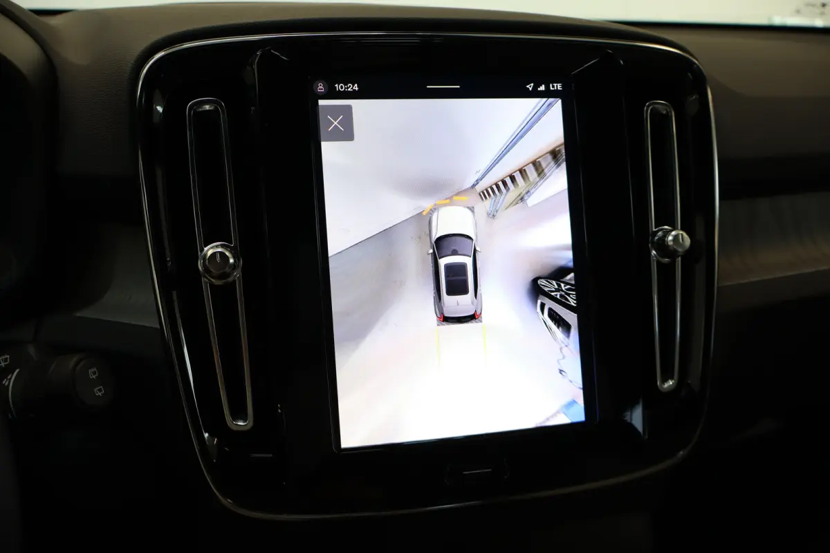 Ultra Europa | 19" 5-spaaks glossy black/diamond cut | Activering Achterklep/-deksel automatisch | Adaptive Cruise control