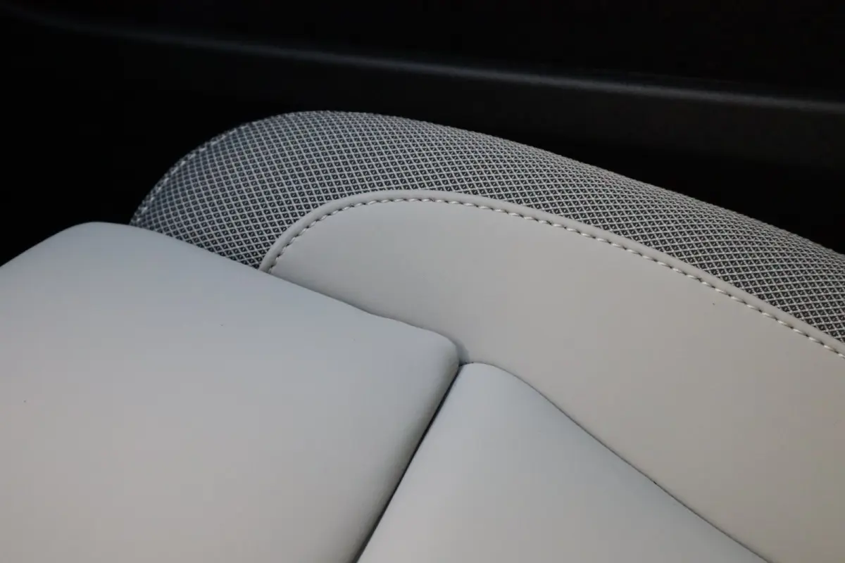 Ultra Europa | 19" 5-spaaks glossy black/diamond cut | Activering Achterklep/-deksel automatisch | Adaptive Cruise control
