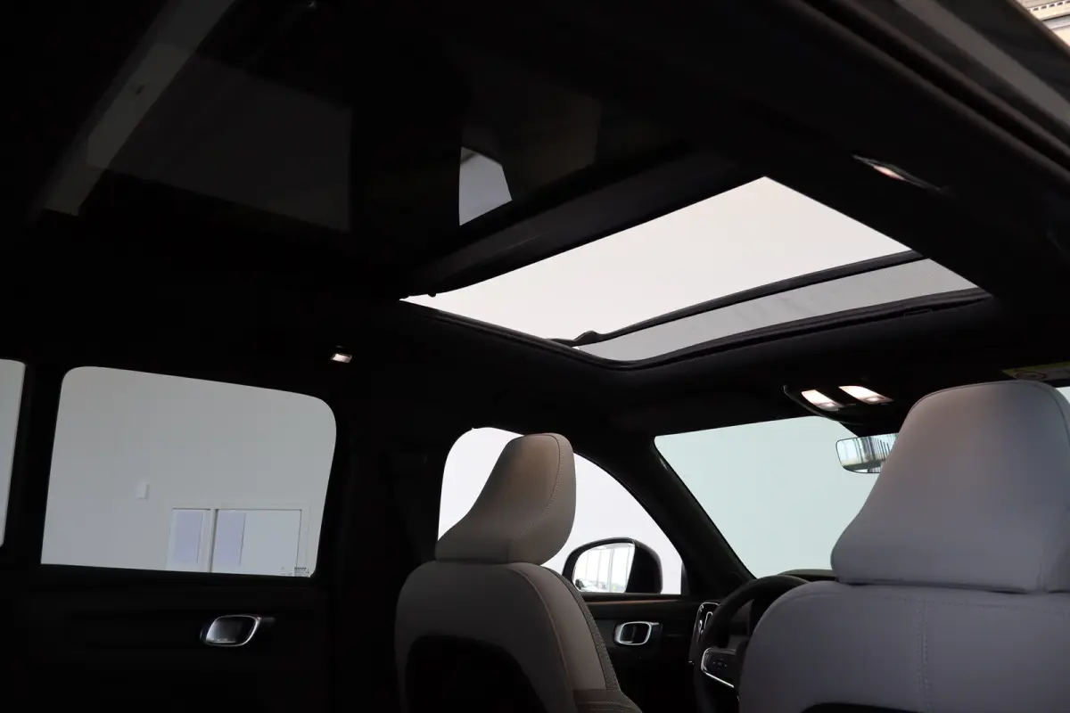 Ultra Europa | 19" 5-spaaks glossy black/diamond cut | Activering Achterklep/-deksel automatisch | Adaptive Cruise control