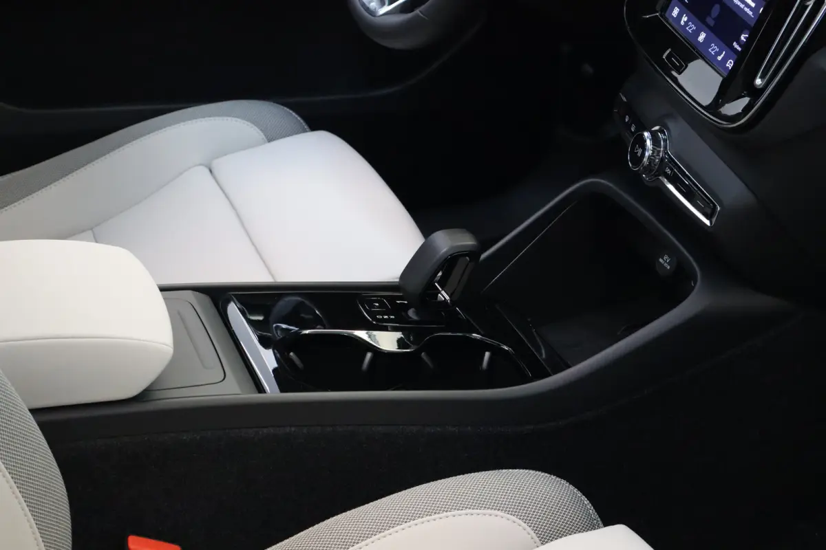 Ultra Europa | 19" 5-spaaks glossy black/diamond cut | Activering Achterklep/-deksel automatisch | Adaptive Cruise control