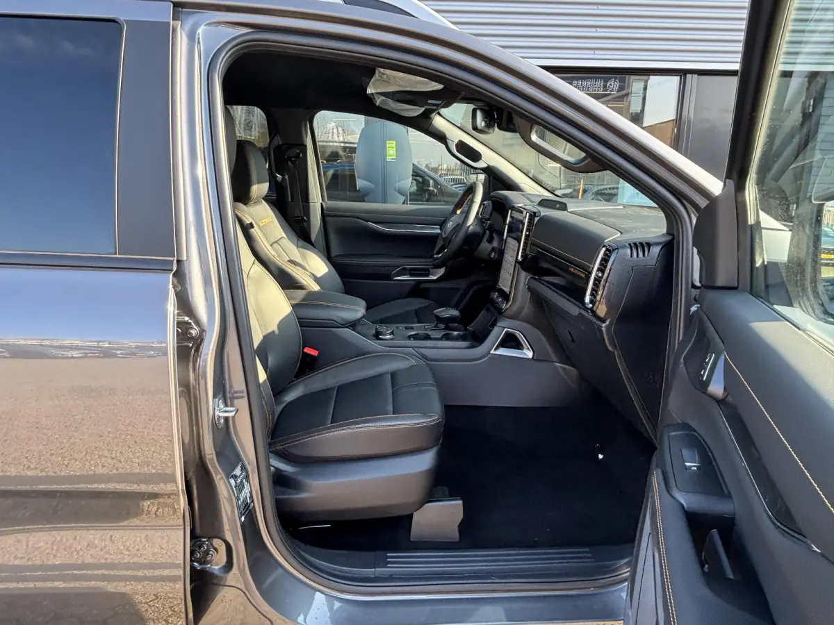 Wildtrak PHEV | DIRECT LEVERBAAR |  278PK | Trekhaak | Blis | 12" Infotainment scherm met SYNC 4 | Elektrisch 8-weg verstelbare en verwarmbare stoelen | 18" Lichtmetalen velgen
