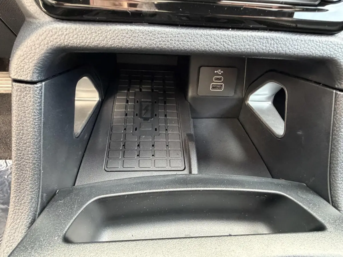 Wildtrak PHEV | DIRECT LEVERBAAR |  278PK | Trekhaak | Blis | 12" Infotainment scherm met SYNC 4 | Elektrisch 8-weg verstelbare en verwarmbare stoelen | 18" Lichtmetalen velgen