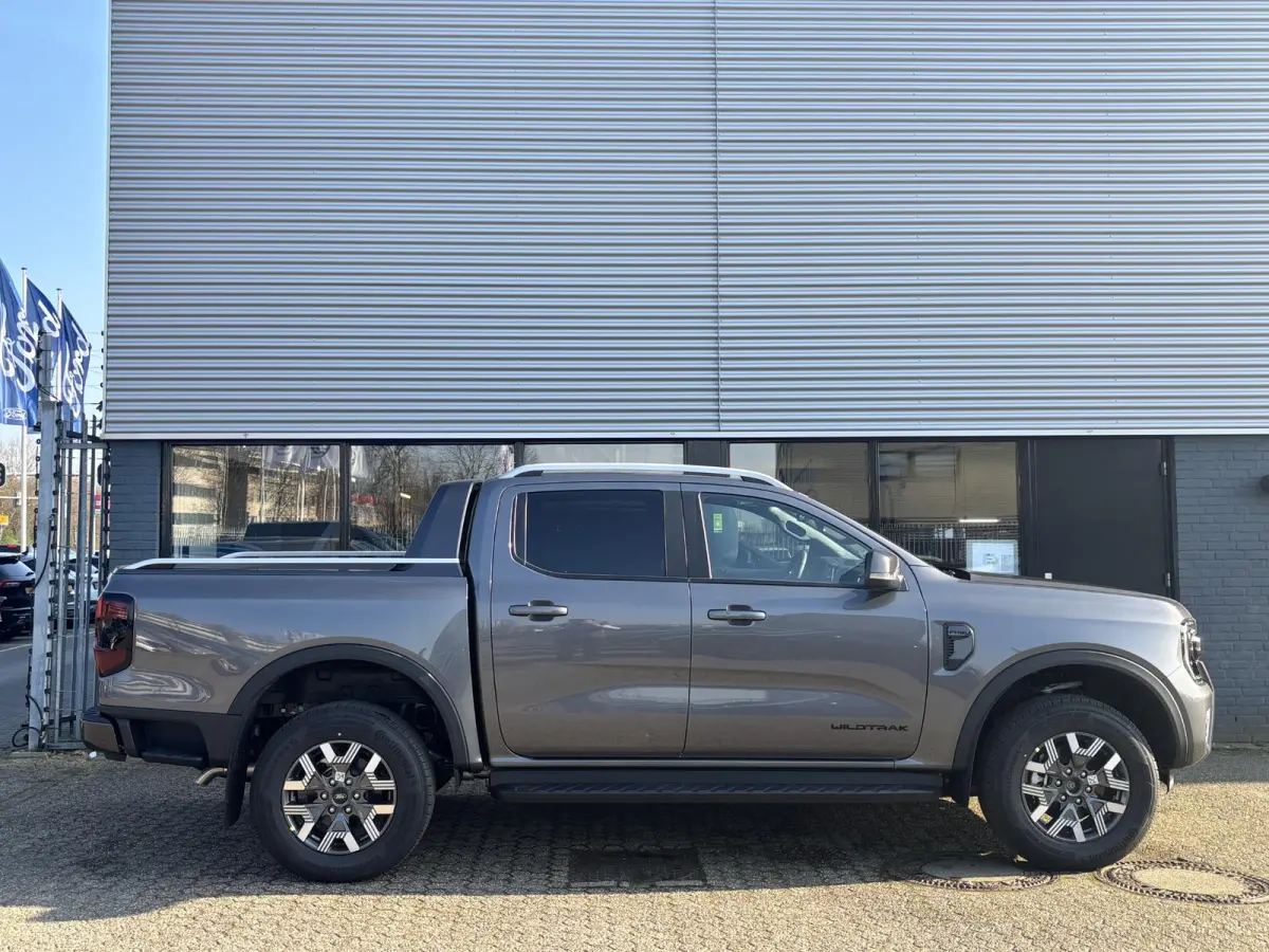Wildtrak PHEV | DIRECT LEVERBAAR |  278PK | Trekhaak | Blis | 12" Infotainment scherm met SYNC 4 | Elektrisch 8-weg verstelbare en verwarmbare stoelen | 18" Lichtmetalen velgen