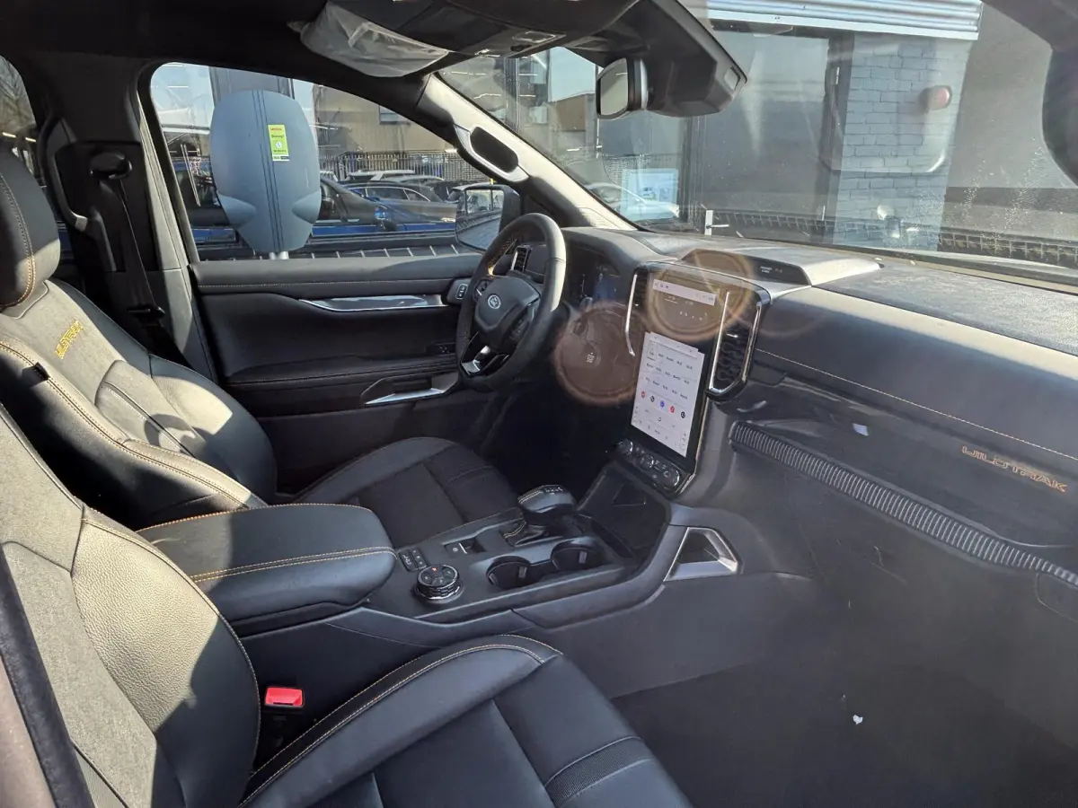 Wildtrak PHEV | DIRECT LEVERBAAR |  278PK | Trekhaak | Blis | 12" Infotainment scherm met SYNC 4 | Elektrisch 8-weg verstelbare en verwarmbare stoelen | 18" Lichtmetalen velgen