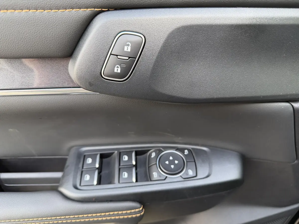 Wildtrak PHEV | DIRECT LEVERBAAR |  278PK | Trekhaak | Blis | 12" Infotainment scherm met SYNC 4 | Elektrisch 8-weg verstelbare en verwarmbare stoelen | 18" Lichtmetalen velgen