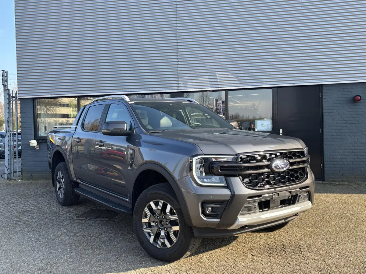 Wildtrak PHEV | DIRECT LEVERBAAR |  278PK | Trekhaak | Blis | 12" Infotainment scherm met SYNC 4 | Elektrisch 8-weg verstelbare en verwarmbare stoelen | 18" Lichtmetalen velgen