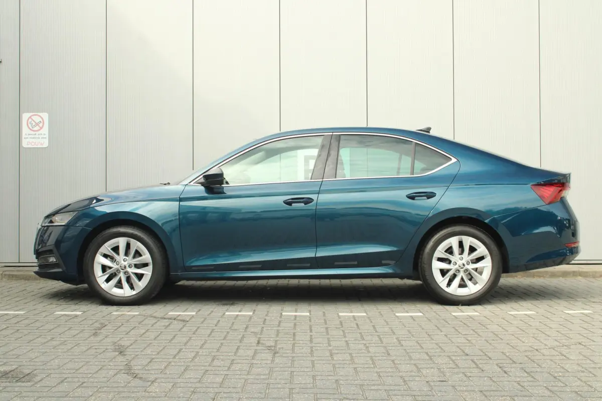 1.0 TSI 110pk Business Edition Plus | Keyless Entry | Navigatie | Apple CarPlay/ Android Auto | Parkeersensoren Voor/ Achter | Cruise Control Adaptieve