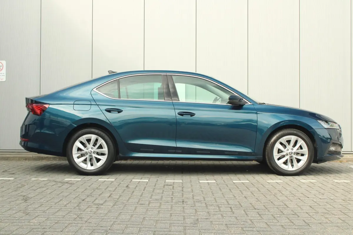 1.0 TSI 110pk Business Edition Plus | Keyless Entry | Navigatie | Apple CarPlay/ Android Auto | Parkeersensoren Voor/ Achter | Cruise Control Adaptieve