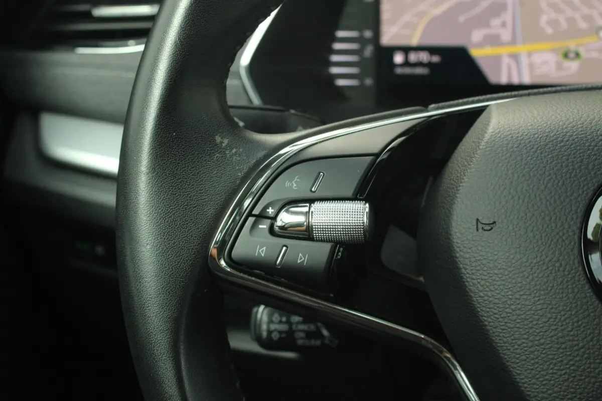 1.0 TSI 110pk Business Edition Plus | Keyless Entry | Navigatie | Apple CarPlay/ Android Auto | Parkeersensoren Voor/ Achter | Cruise Control Adaptieve