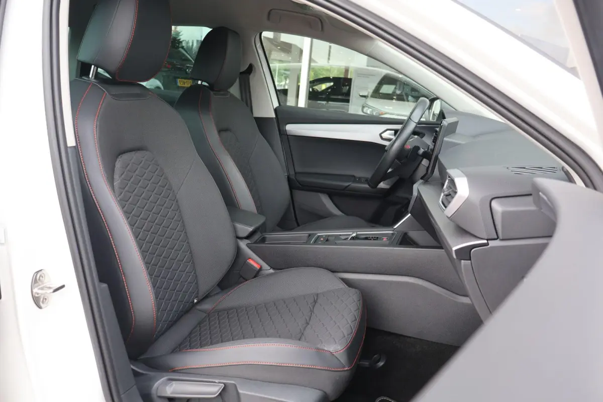 1.4 TSI eHybrid 204pk PHEV FR Business Intense | SoH 94% | Navigatie | PDC | Stuur en Stoelverwarming | Carplay