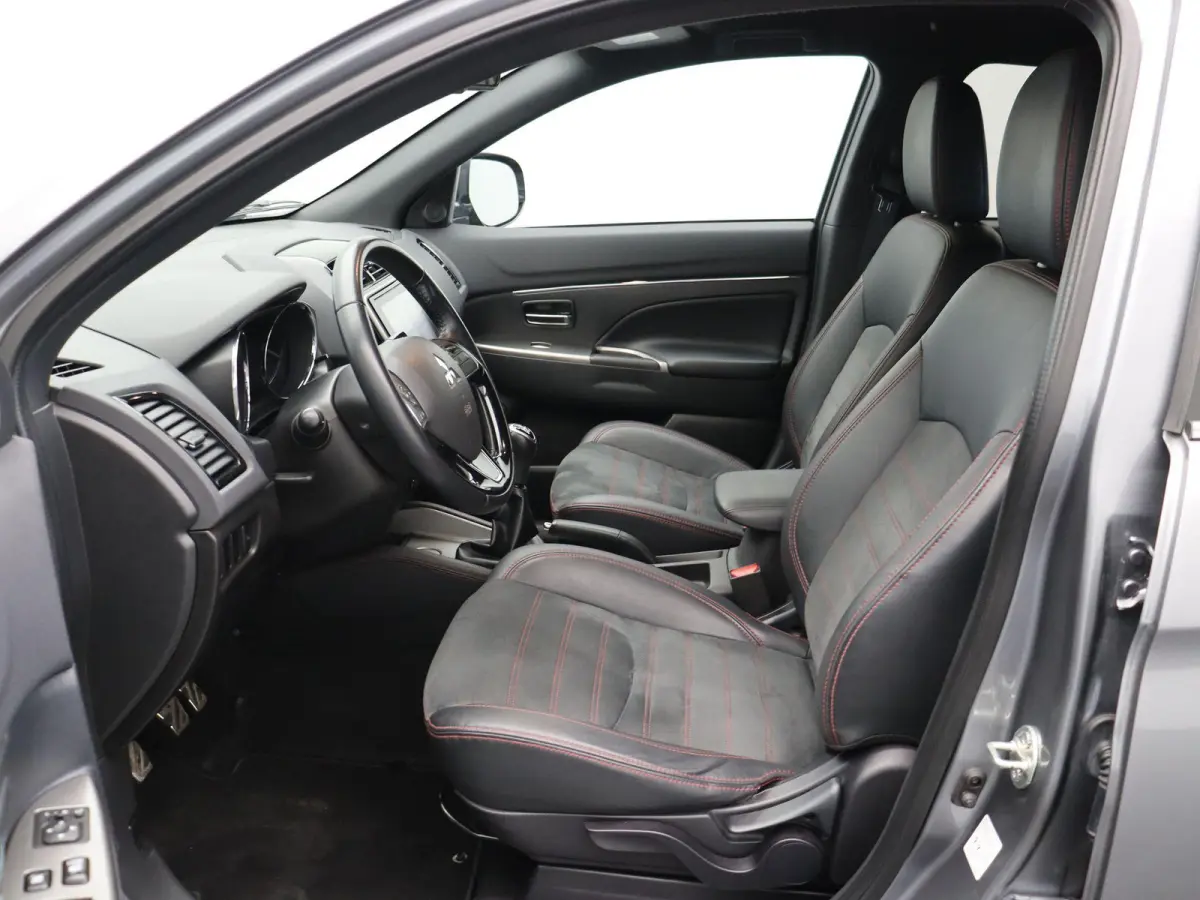2.0 Intense | Stoelverwarming | Achteruitrij Camera | Trekhaak |Climate Control | Lederen Bekleding | Led Dimlicht |