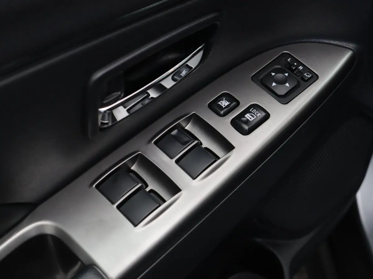 2.0 Intense | Stoelverwarming | Achteruitrij Camera | Trekhaak |Climate Control | Lederen Bekleding | Led Dimlicht |