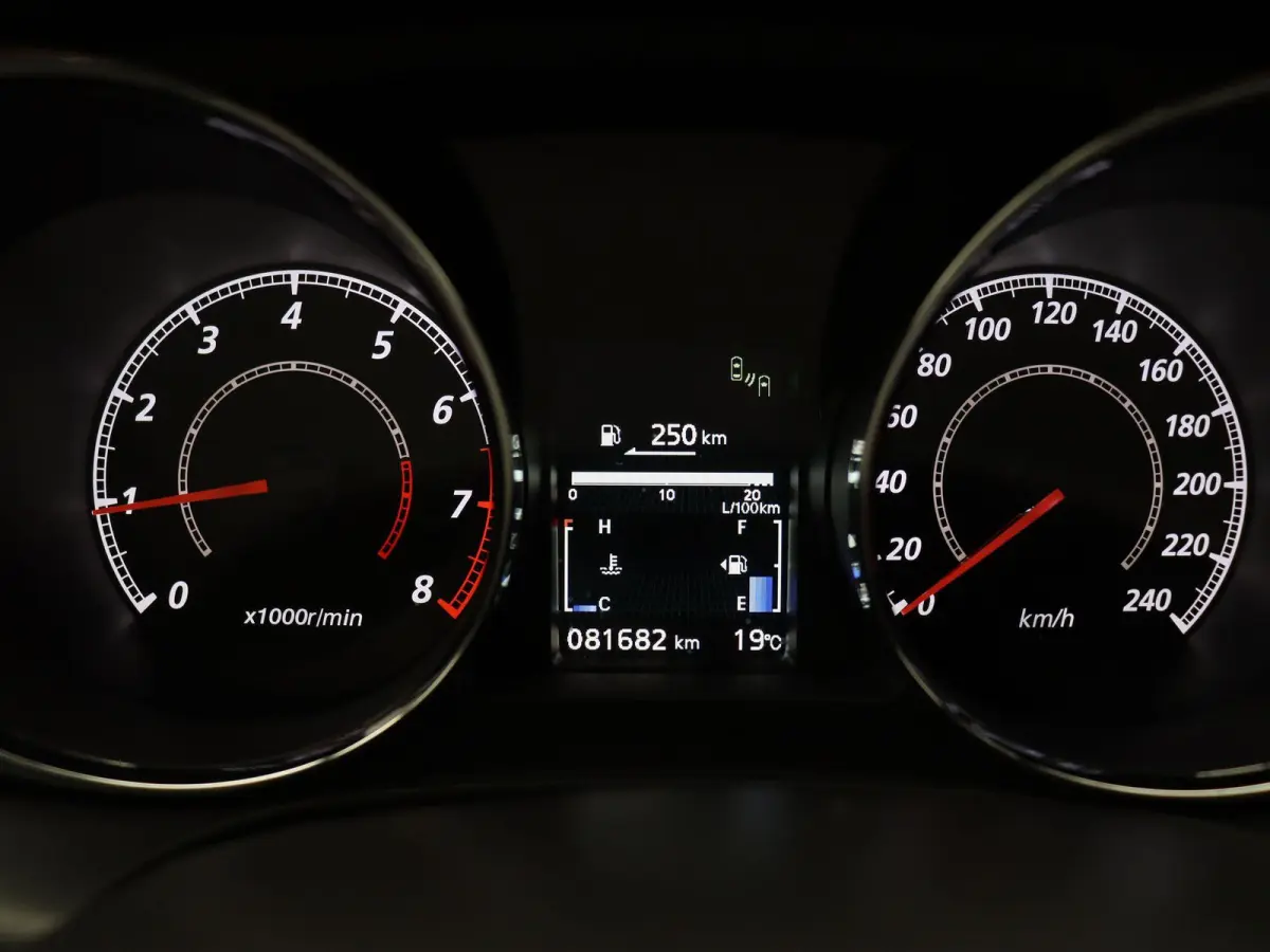 2.0 Intense | Stoelverwarming | Achteruitrij Camera | Trekhaak |Climate Control | Lederen Bekleding | Led Dimlicht |
