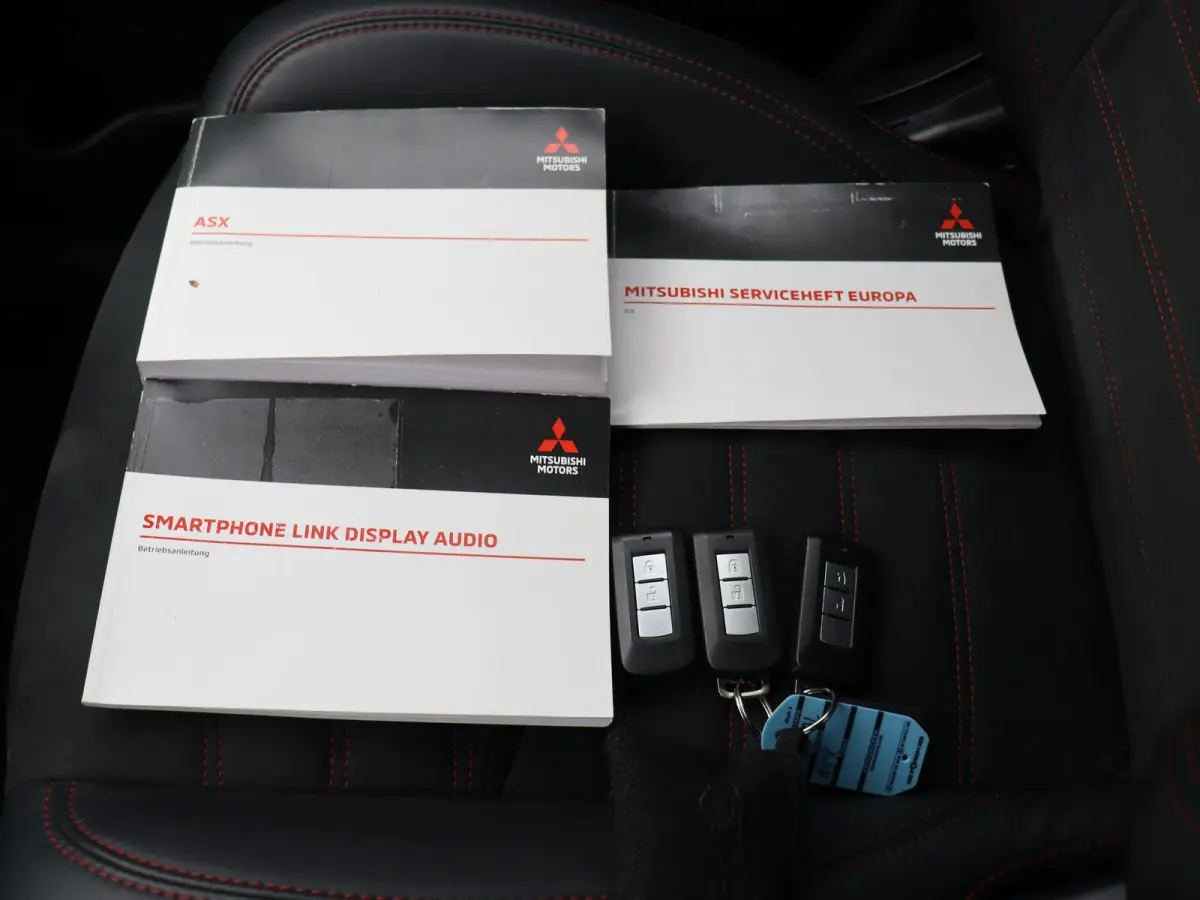 2.0 Intense | Stoelverwarming | Achteruitrij Camera | Trekhaak |Climate Control | Lederen Bekleding | Led Dimlicht |