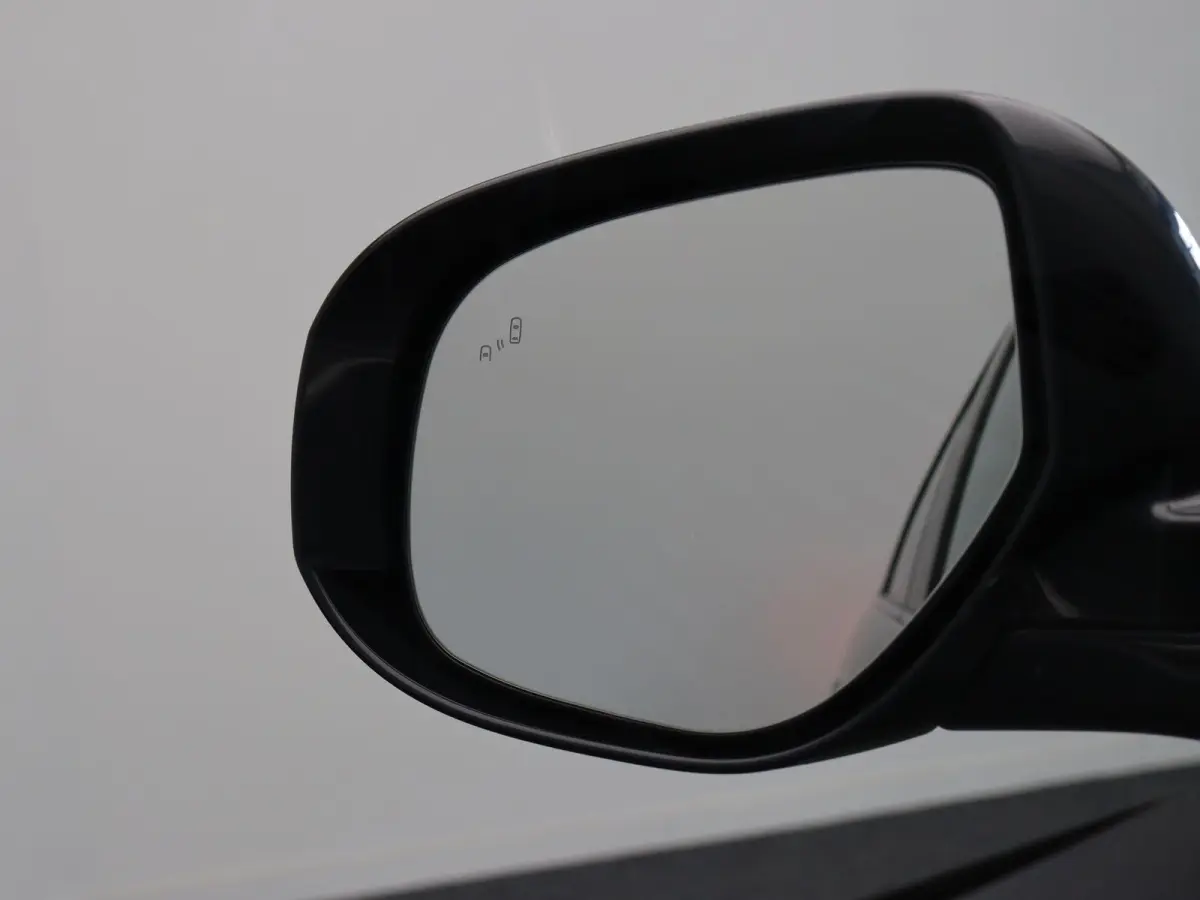 2.0 Intense | Stoelverwarming | Achteruitrij Camera | Trekhaak |Climate Control | Lederen Bekleding | Led Dimlicht |