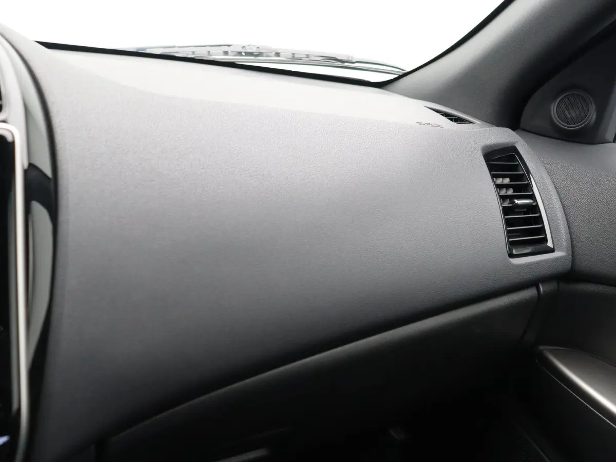 2.0 Intense | Stoelverwarming | Achteruitrij Camera | Trekhaak |Climate Control | Lederen Bekleding | Led Dimlicht |
