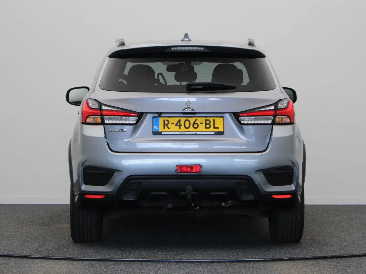 2.0 Intense | Stoelverwarming | Achteruitrij Camera | Trekhaak |Climate Control | Lederen Bekleding | Led Dimlicht |