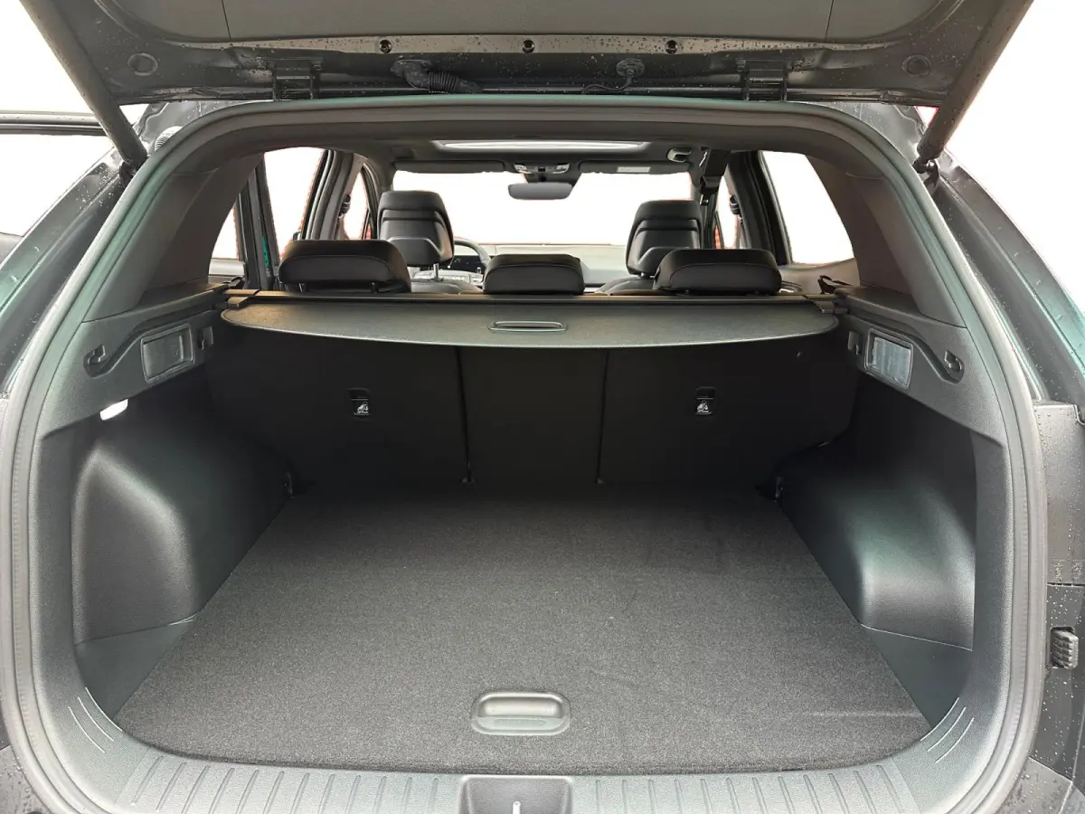 1.6 T-GDi Hybrid Black Edition Advanced | TIJDELIJK ACTIE MODEL| DIRECT LEVERBAAR | 3000,- INRUILVOORDEEL | Panorama Schuif/Kanteldak | Elektrisch verstelbare Stoelen |