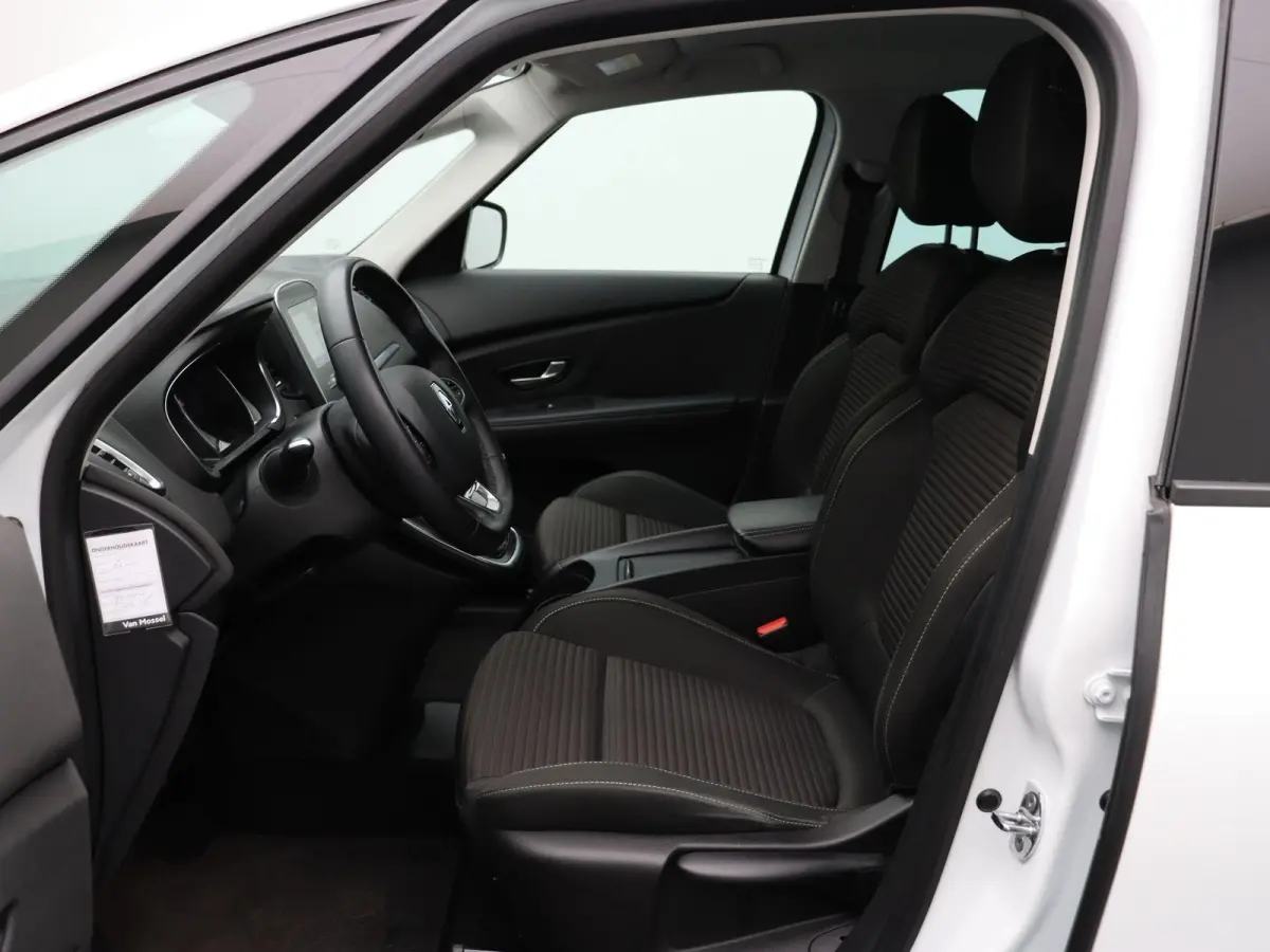1.3 TCe Business Zen | volledig dealer onderhouden | 1ste eigenaar | Achteruitrijcamera | Parkeersensoren voor en achter | Navigatie | Dodehoekwaarschuwing |