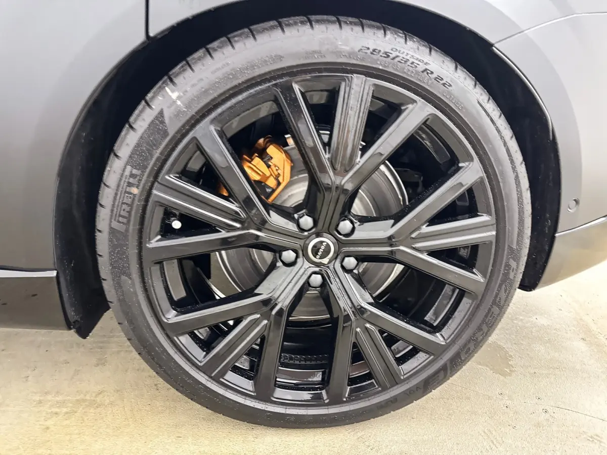 Twin Performance 106kWh Ultra | Full Matt PPF | Heico Spacers & Verlaging | 22" Glossy Black | Polestar effect Remklauwen | Digitale Achteruitkijkspeigel | Luchtvering | B&W | Full options