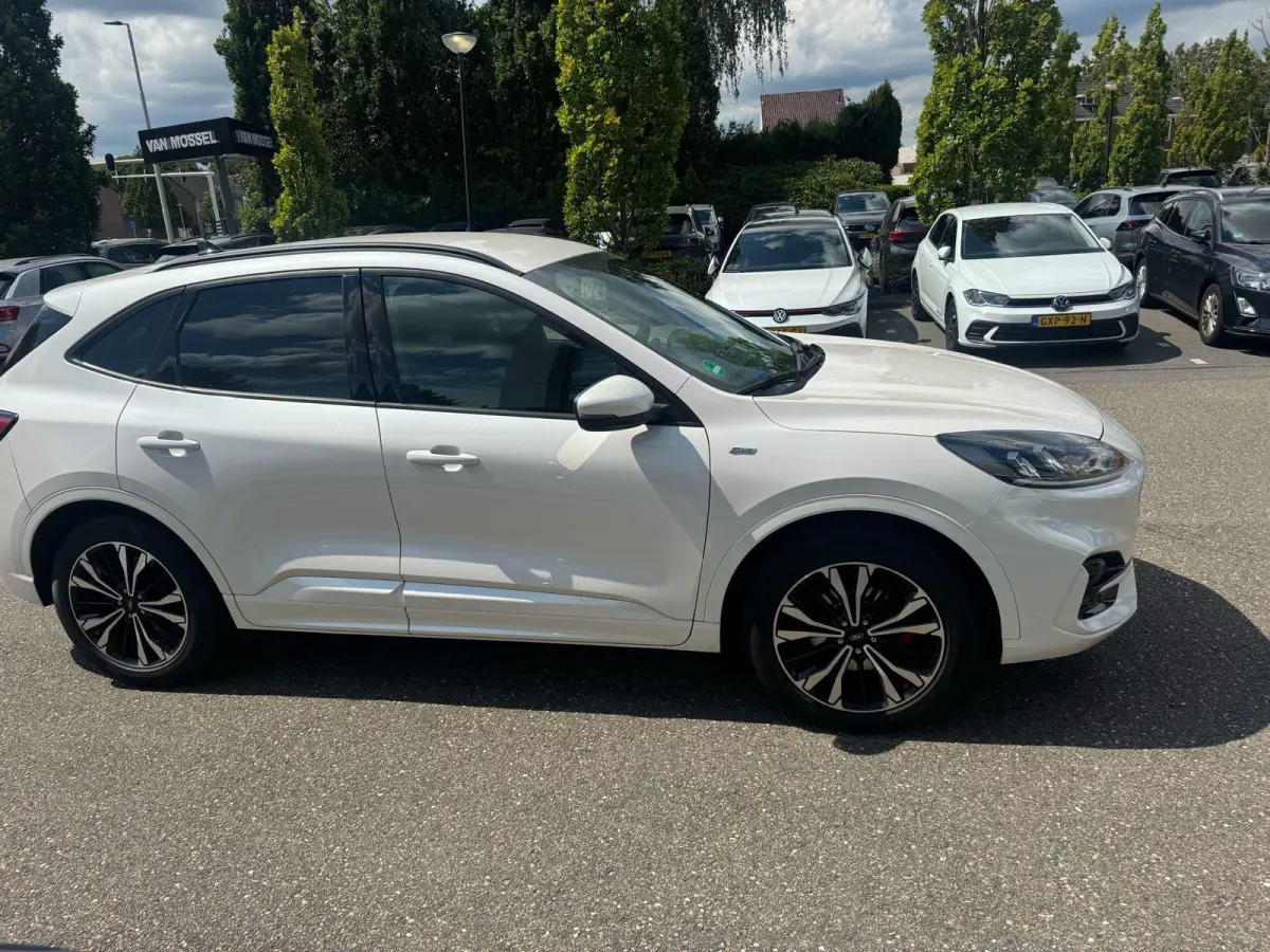 1.5 EcoBoost ST-Line | Trekhaak | Airco | 19 Inch Velgen | Navigatie | Parkeersensoren |