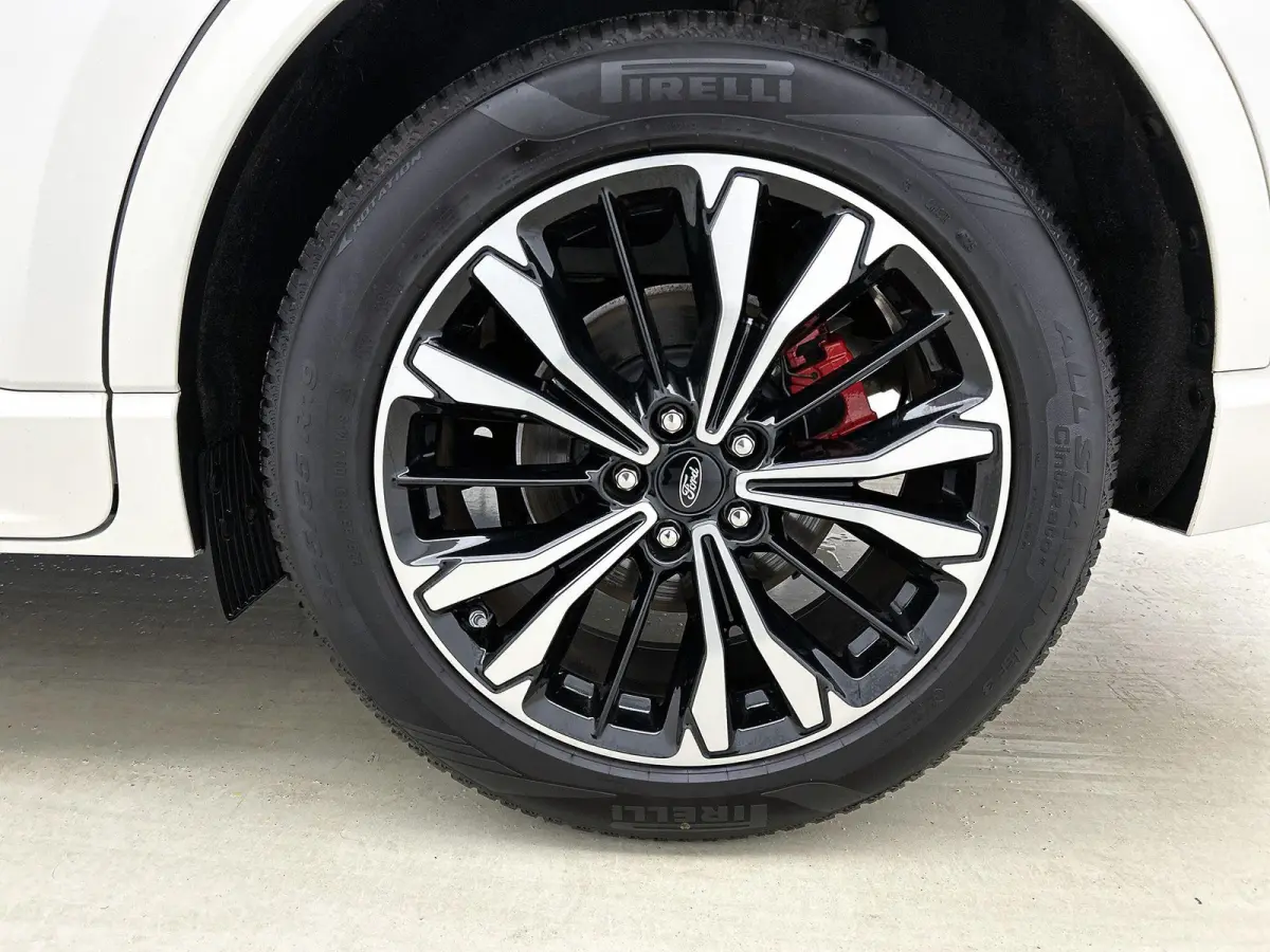 1.5 EcoBoost ST-Line | Trekhaak | Airco | 19 Inch Velgen | Navigatie | Parkeersensoren |
