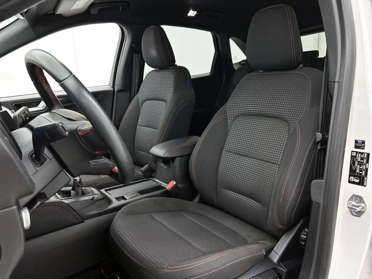 1.5 EcoBoost ST-Line | Trekhaak | Airco | 19 Inch Velgen | Navigatie | Parkeersensoren |