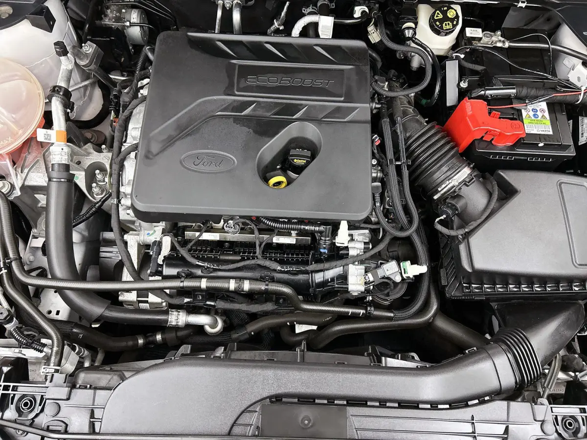 1.5 EcoBoost ST-Line | Trekhaak | Airco | 19 Inch Velgen | Navigatie | Parkeersensoren |