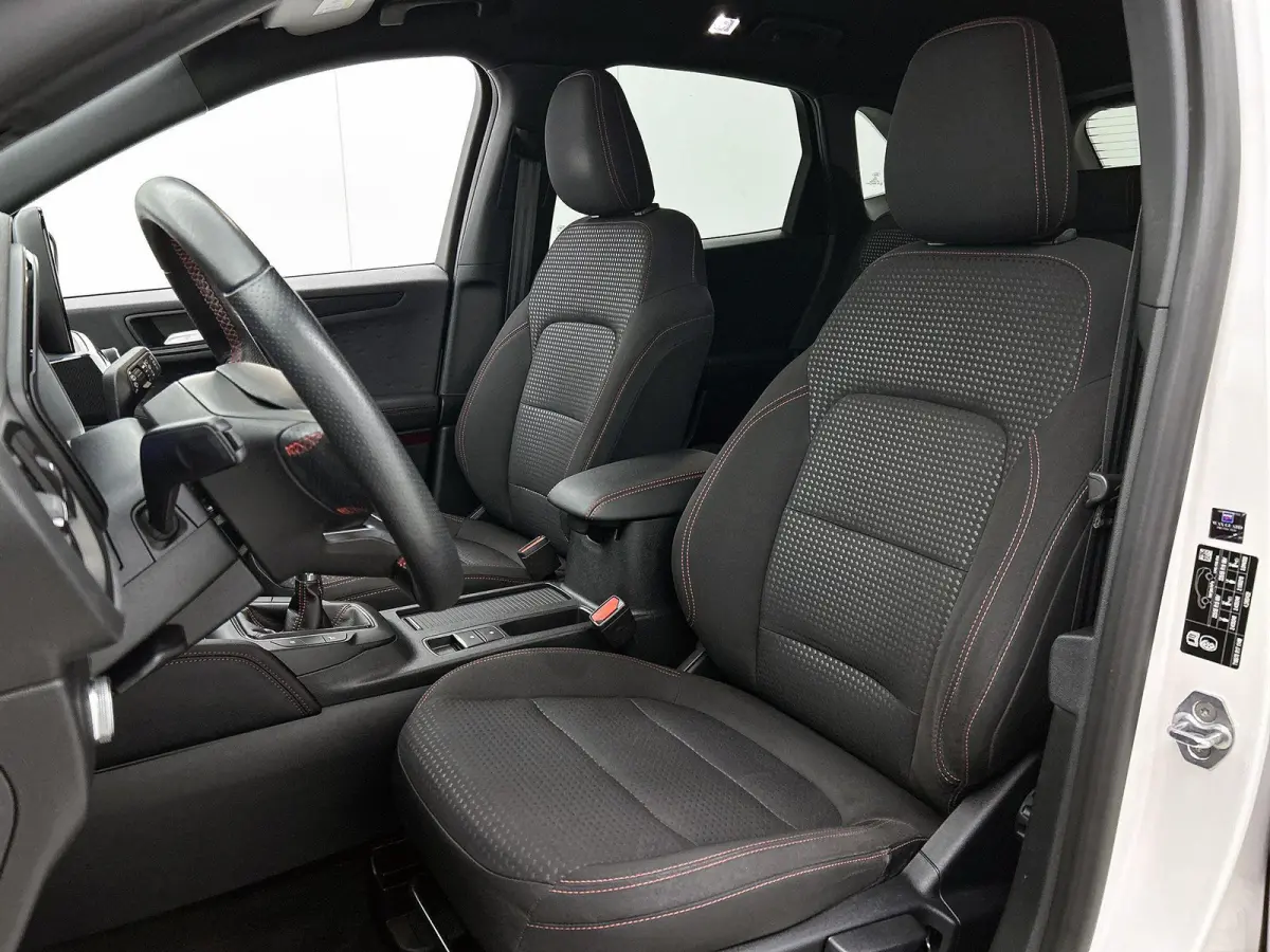 1.5 EcoBoost ST-Line | Trekhaak | Airco | 19 Inch Velgen | Navigatie | Parkeersensoren |