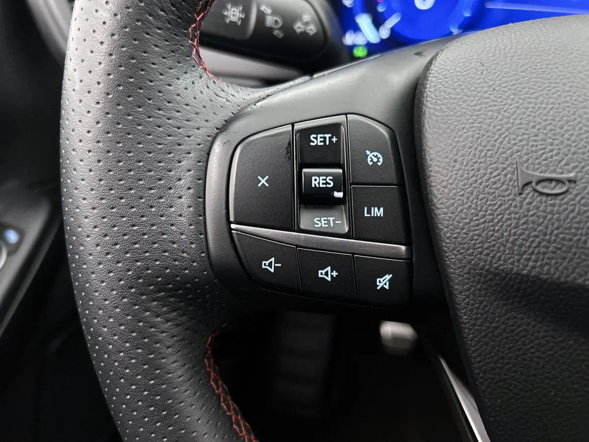 1.5 EcoBoost ST-Line | Trekhaak | Airco | 19 Inch Velgen | Navigatie | Parkeersensoren |