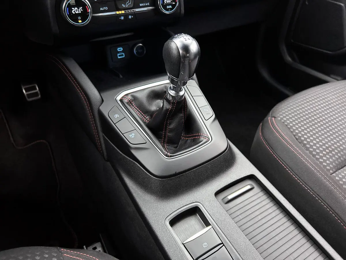 1.5 EcoBoost ST-Line | Trekhaak | Airco | 19 Inch Velgen | Navigatie | Parkeersensoren |