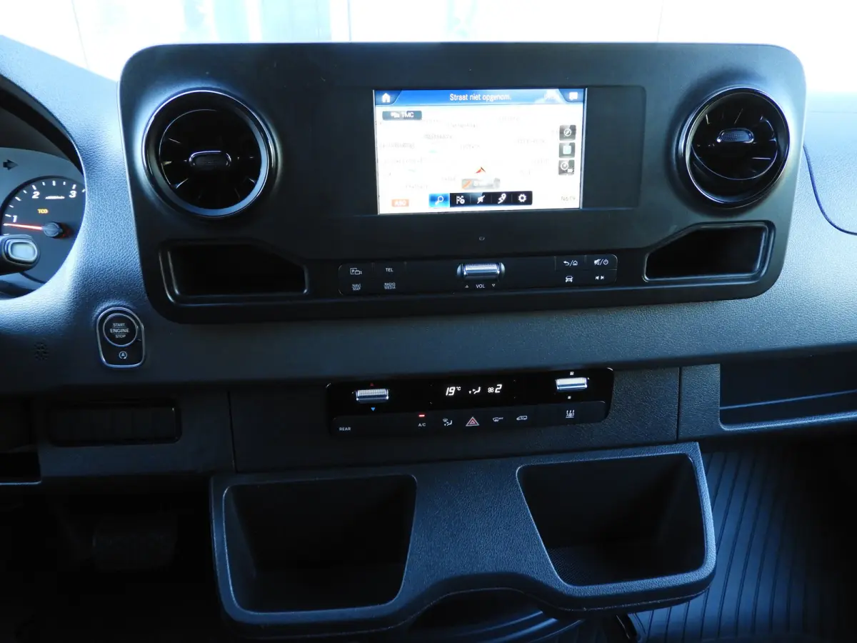317 1.9 CDI L2H2 RWD AUT | 3.5t TREKHAAK | LED | CRUISE | CAMERA | MBUX