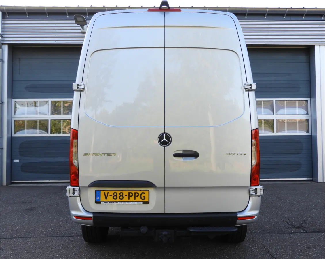 317 1.9 CDI L2H2 RWD AUT | 3.5t TREKHAAK | LED | CRUISE | CAMERA | MBUX