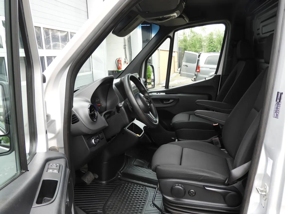 317 1.9 CDI L2H2 RWD AUT | 3.5t TREKHAAK | LED | CRUISE | CAMERA | MBUX