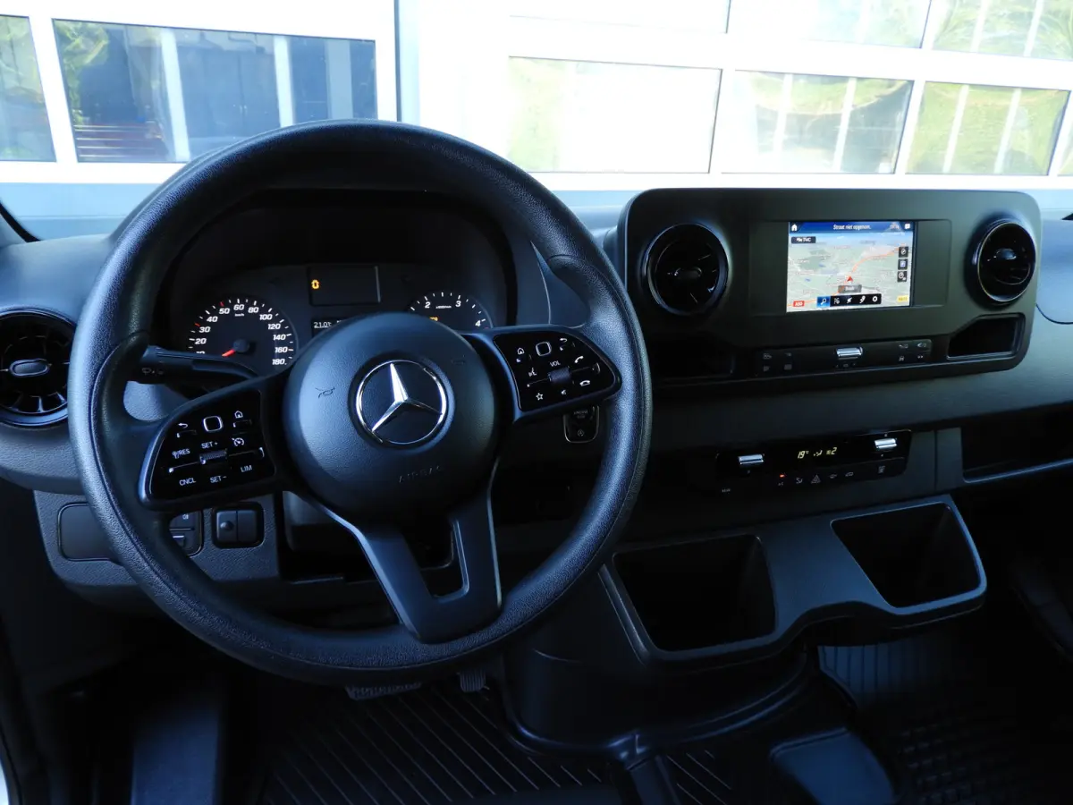 317 1.9 CDI L2H2 RWD AUT | 3.5t TREKHAAK | LED | CRUISE | CAMERA | MBUX