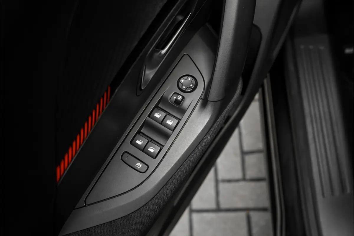 EV Active 50 kWh Climate Stoelverw Camera