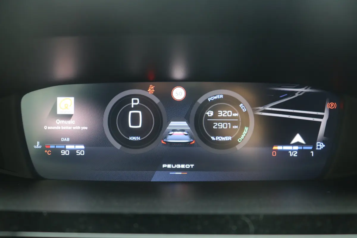 1.2 Allure Hybrid 145 | Navi | Stoel en stuurverwarming | Ad. Cruise control | 19'' LMV | Camera |