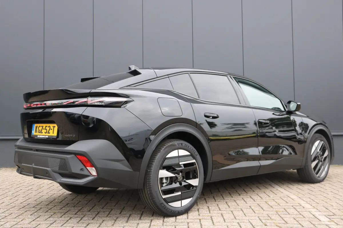 1.2 Allure Hybrid 145 | Navi | Stoel en stuurverwarming | Ad. Cruise control | 19'' LMV | Camera |