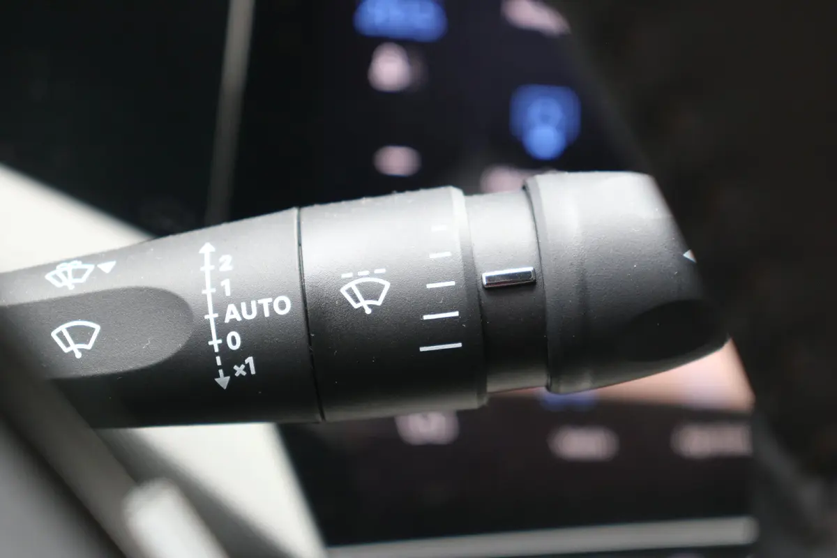 1.2 Allure Hybrid 145 | Navi | Stoel en stuurverwarming | Ad. Cruise control | 19'' LMV | Camera |