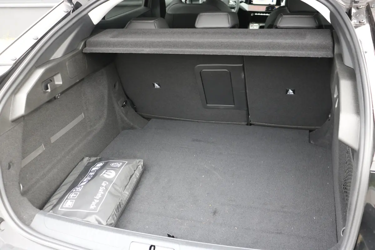 1.2 Allure Hybrid 145 | Navi | Stoel en stuurverwarming | Ad. Cruise control | 19'' LMV | Camera |