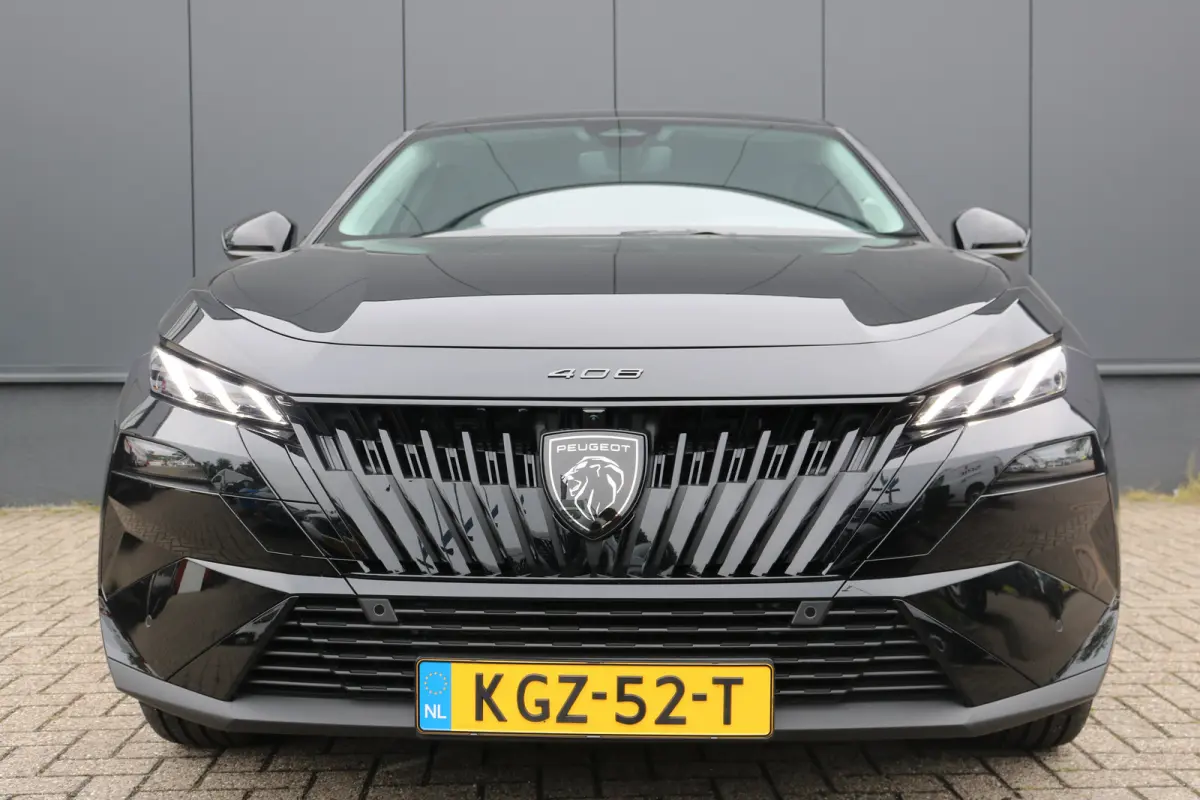 1.2 Allure Hybrid 145 | Navi | Stoel en stuurverwarming | Ad. Cruise control | 19'' LMV | Camera |