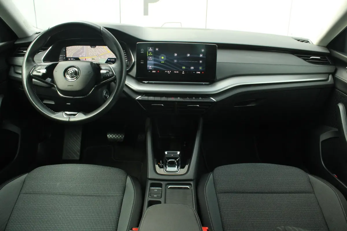 1.0 e-TSI 110pk DSG Ambition | Trekhaak Elektrisch | Cruise Control | Navigatie | Parkeersensoren | Apple CarPlay / Android Auto