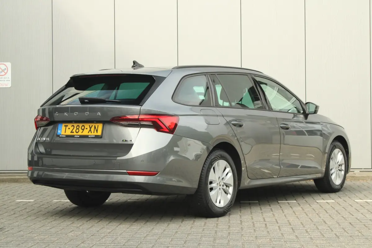1.0 e-TSI 110pk DSG Ambition | Trekhaak Elektrisch | Cruise Control | Navigatie | Parkeersensoren | Apple CarPlay / Android Auto