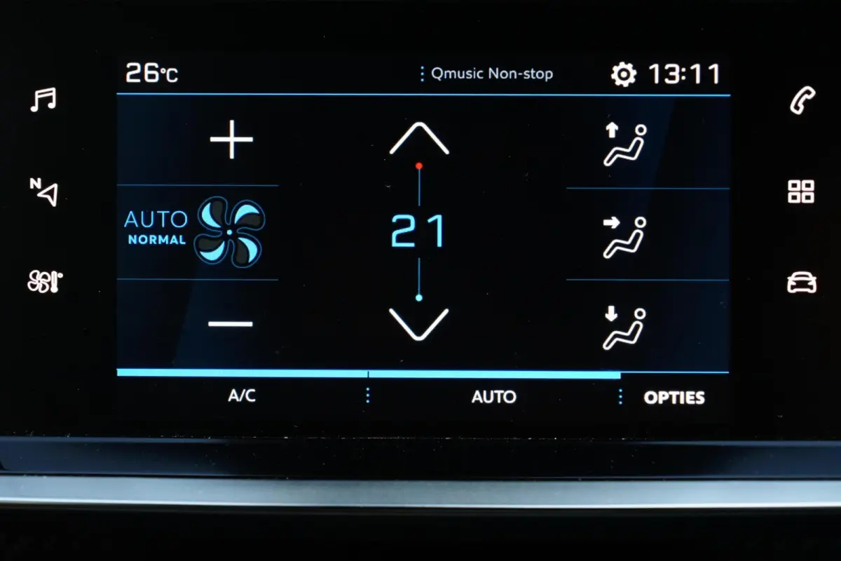 1.2 PureTech Allure, NL, aut. cam. CarPlay, LED