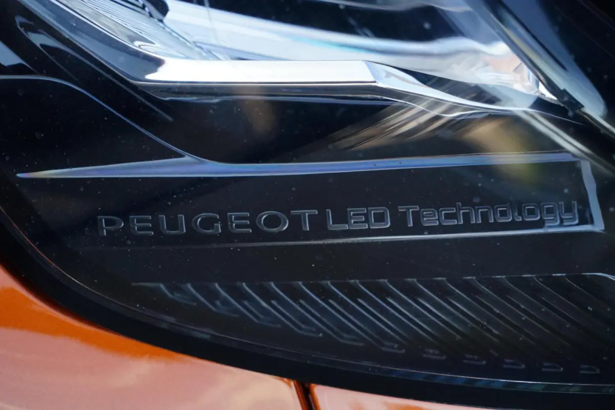 1.2 PureTech Allure, NL, aut. cam. CarPlay, LED