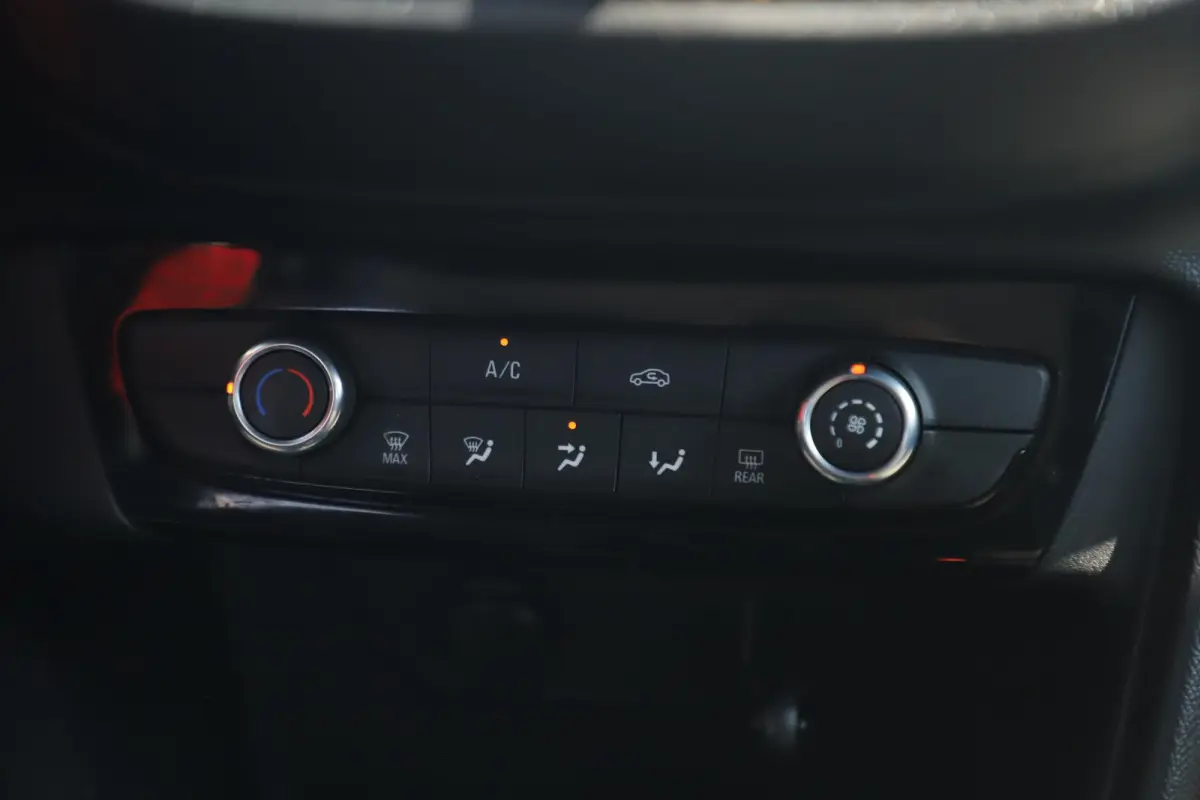 1.2 Edition 102PK NIEUWE DB RIEM! Navigatie Carplay Android Airco Cruise 16 inch LMV All-Season Banden!